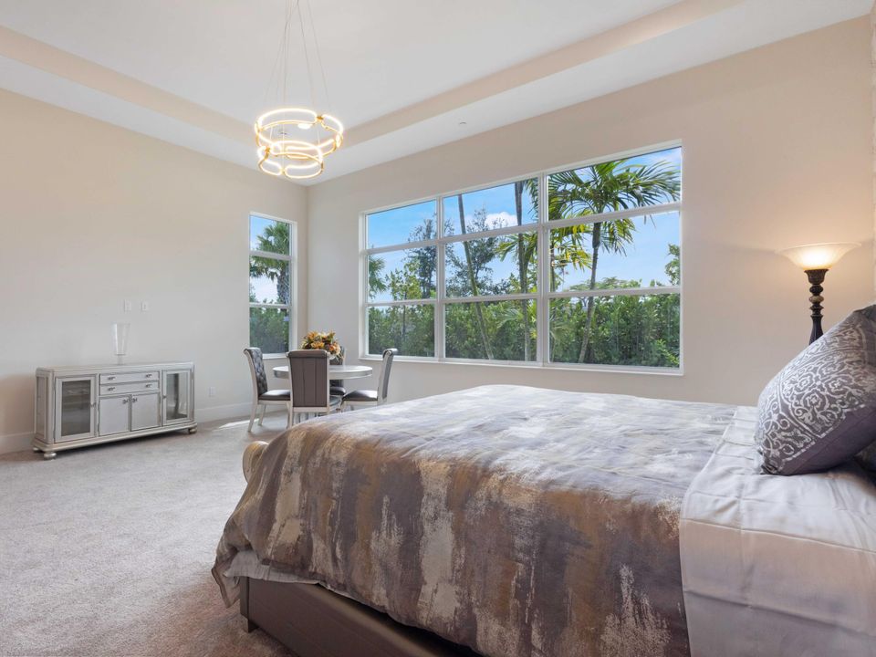 For Rent: $18,500 (5 beds, 6 baths, 5322 Square Feet)