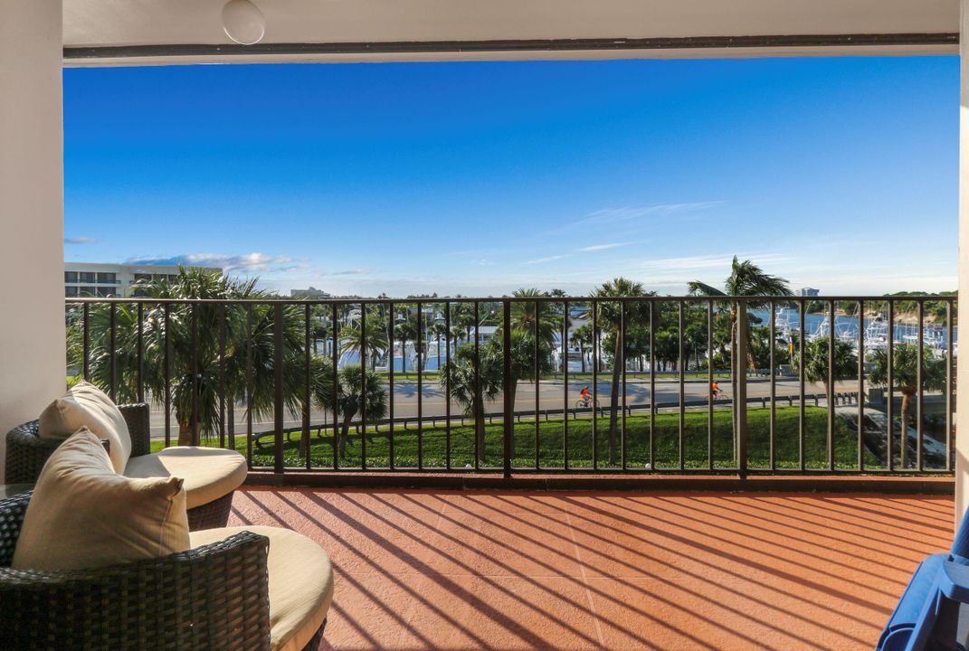 出租: $3,000 (2 贝兹, 2 浴室, 1200 平方英尺)