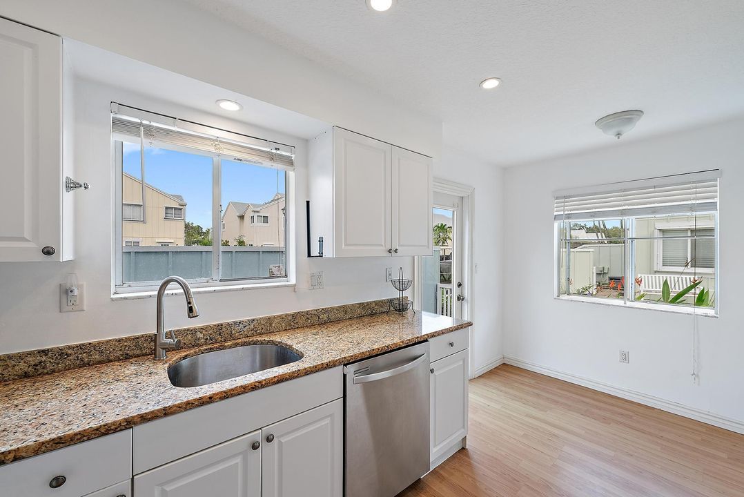 待售: $339,000 (2 贝兹, 2 浴室, 1254 平方英尺)