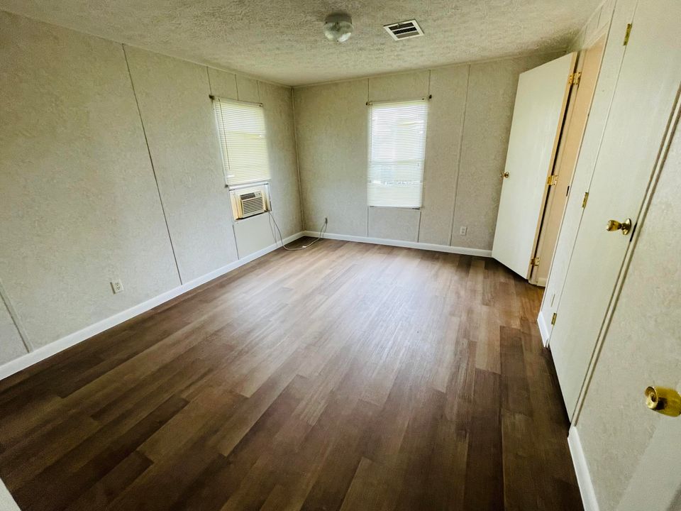 En Venta: $186,999 (2 camas, 2 baños, 1012 Pies cuadrados)