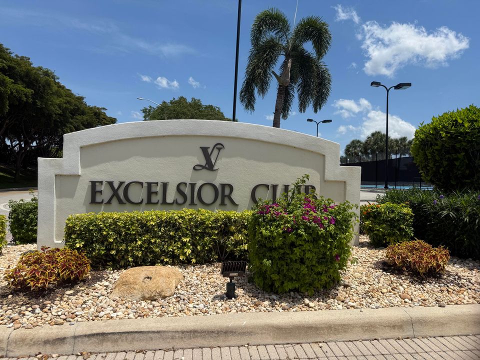 Active With Contract: $450,000 (3 beds, 2 baths, 1778 Square Feet)