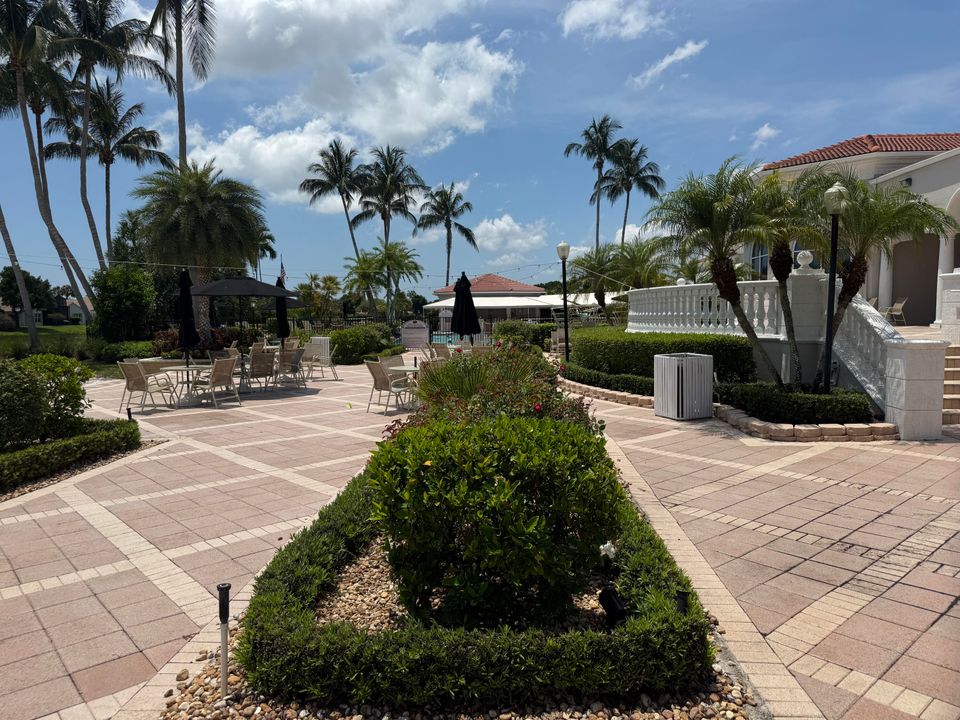 Active With Contract: $450,000 (3 beds, 2 baths, 1778 Square Feet)