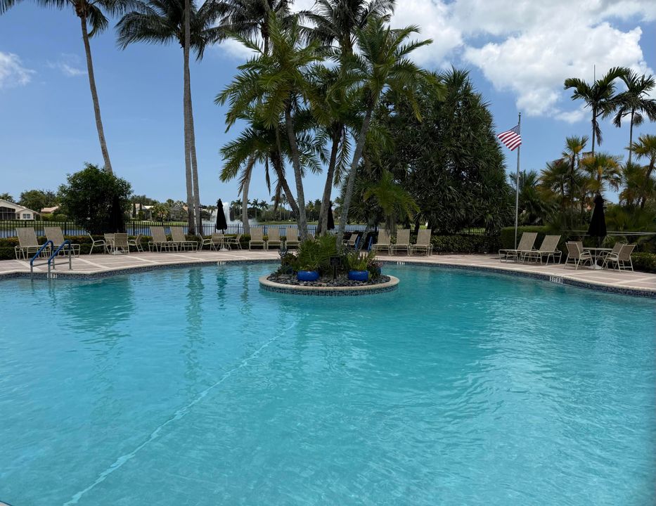 Active With Contract: $450,000 (3 beds, 2 baths, 1778 Square Feet)