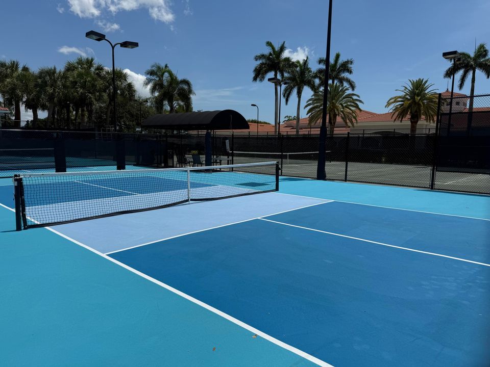 Active With Contract: $450,000 (3 beds, 2 baths, 1778 Square Feet)