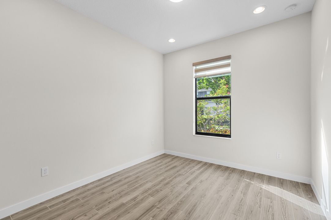 For Sale: $574,900 (3 beds, 2 baths, 2076 Square Feet)