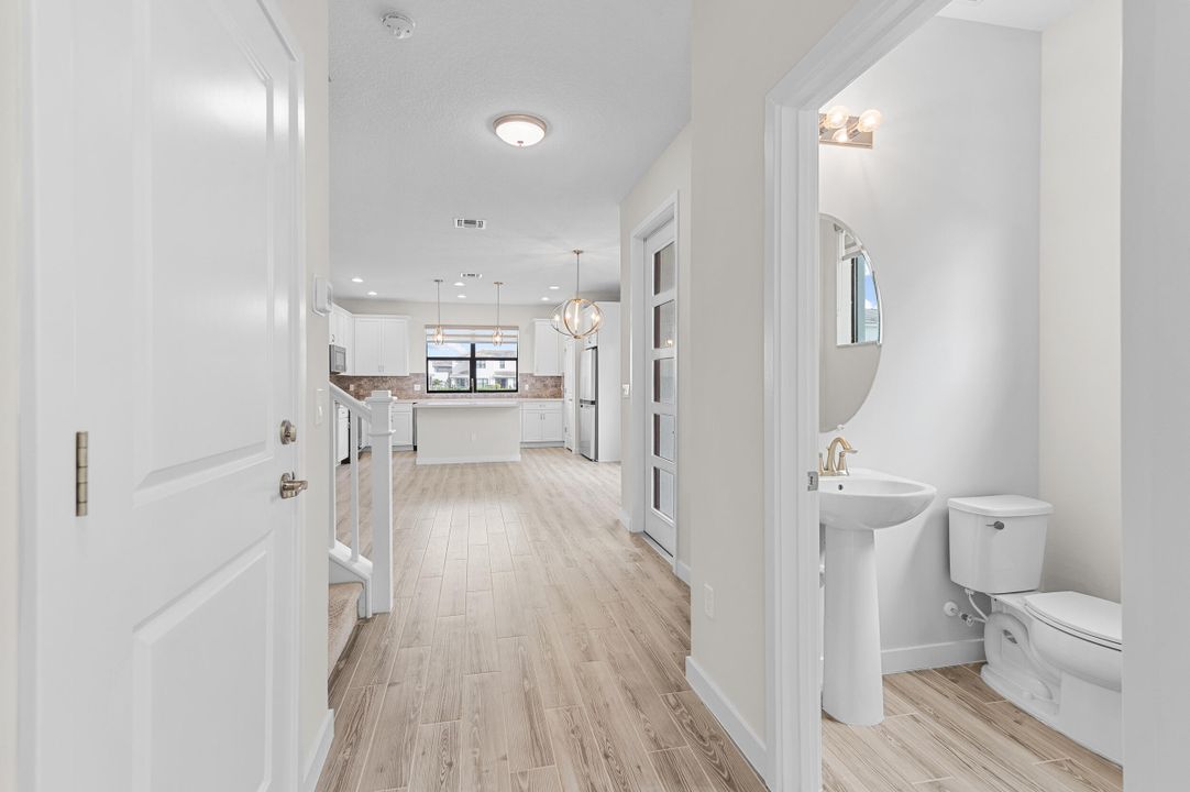 For Sale: $574,900 (3 beds, 2 baths, 2076 Square Feet)