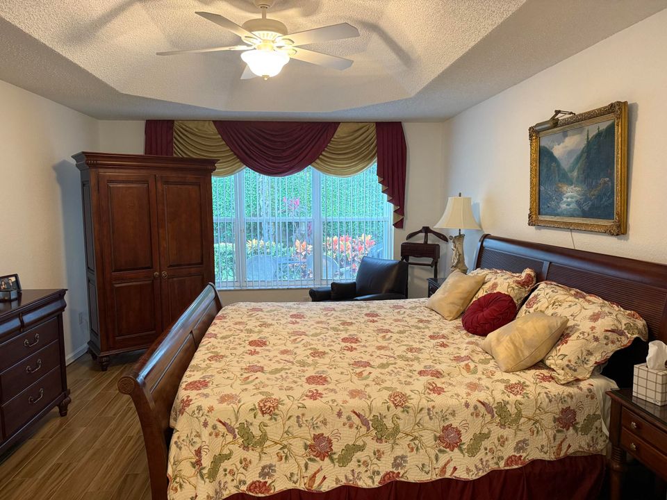 Active With Contract: $450,000 (3 beds, 2 baths, 1778 Square Feet)