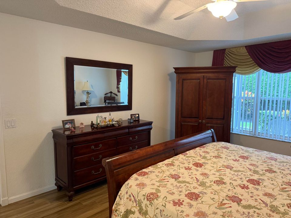 Active With Contract: $450,000 (3 beds, 2 baths, 1778 Square Feet)