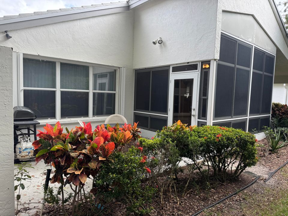 Active With Contract: $450,000 (3 beds, 2 baths, 1778 Square Feet)