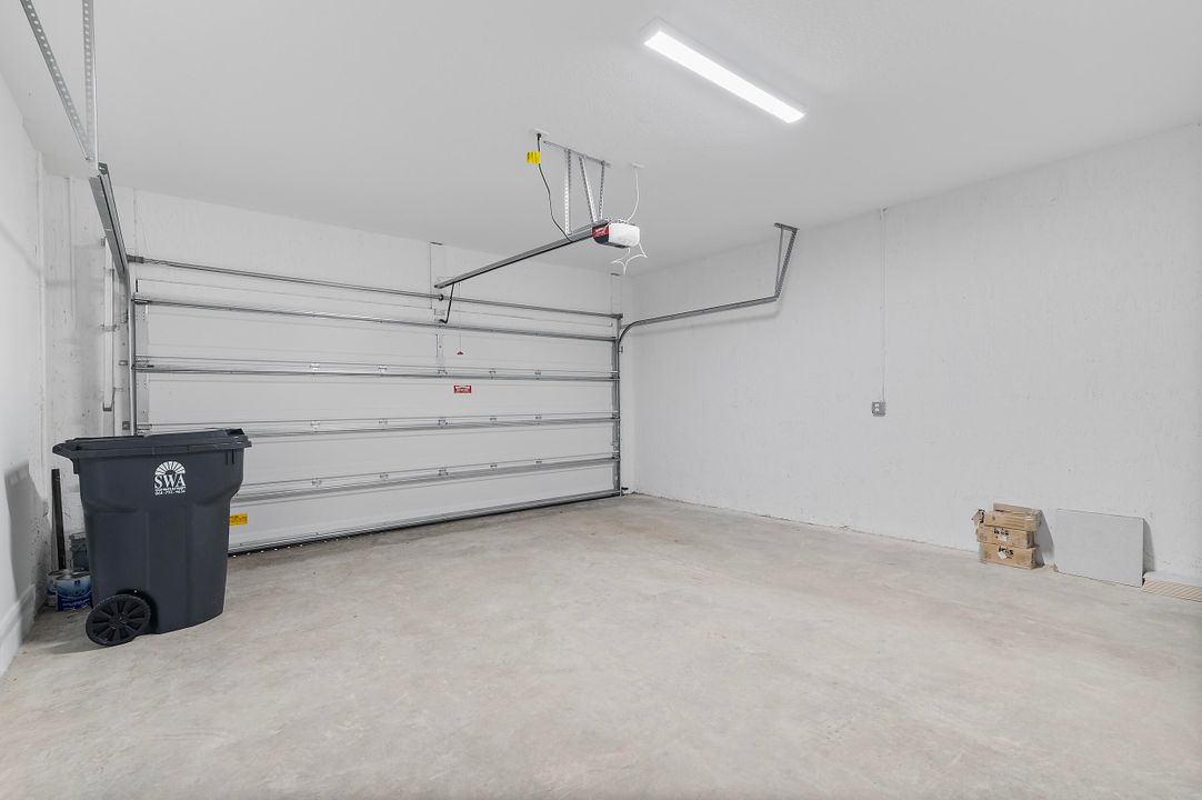 For Sale: $574,900 (3 beds, 2 baths, 2076 Square Feet)