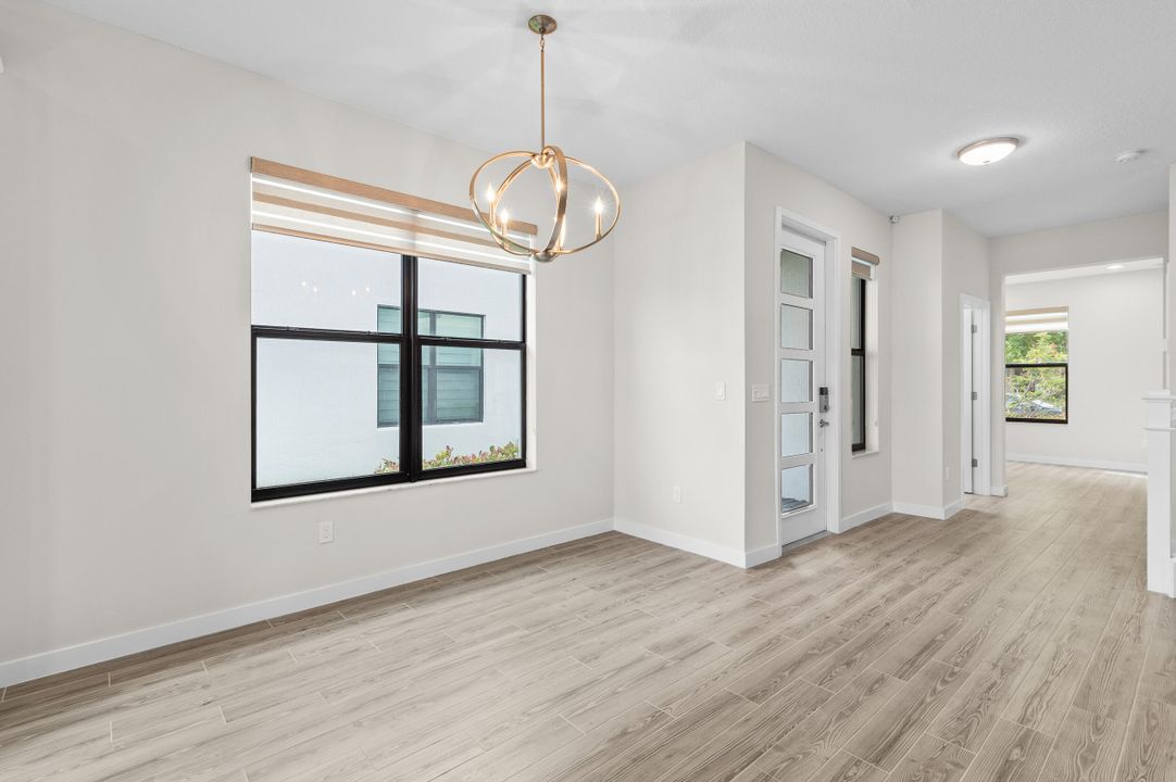 For Sale: $574,900 (3 beds, 2 baths, 2076 Square Feet)