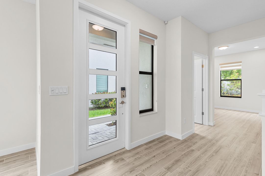 For Sale: $574,900 (3 beds, 2 baths, 2076 Square Feet)