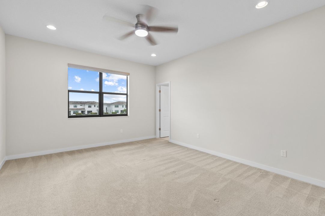 For Sale: $574,900 (3 beds, 2 baths, 2076 Square Feet)