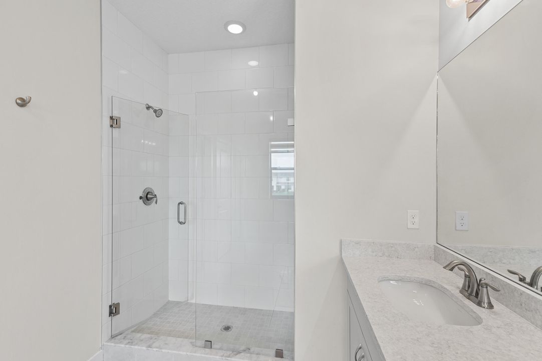 For Sale: $574,900 (3 beds, 2 baths, 2076 Square Feet)