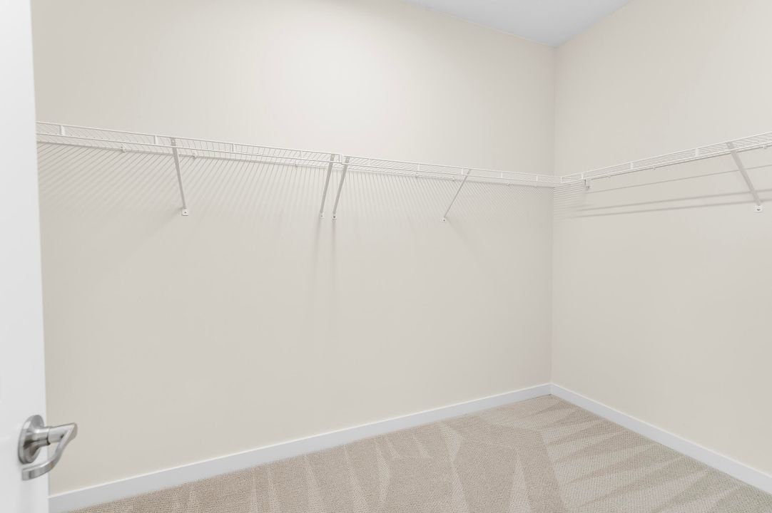 For Sale: $574,900 (3 beds, 2 baths, 2076 Square Feet)