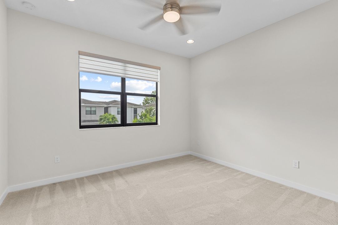 For Sale: $574,900 (3 beds, 2 baths, 2076 Square Feet)