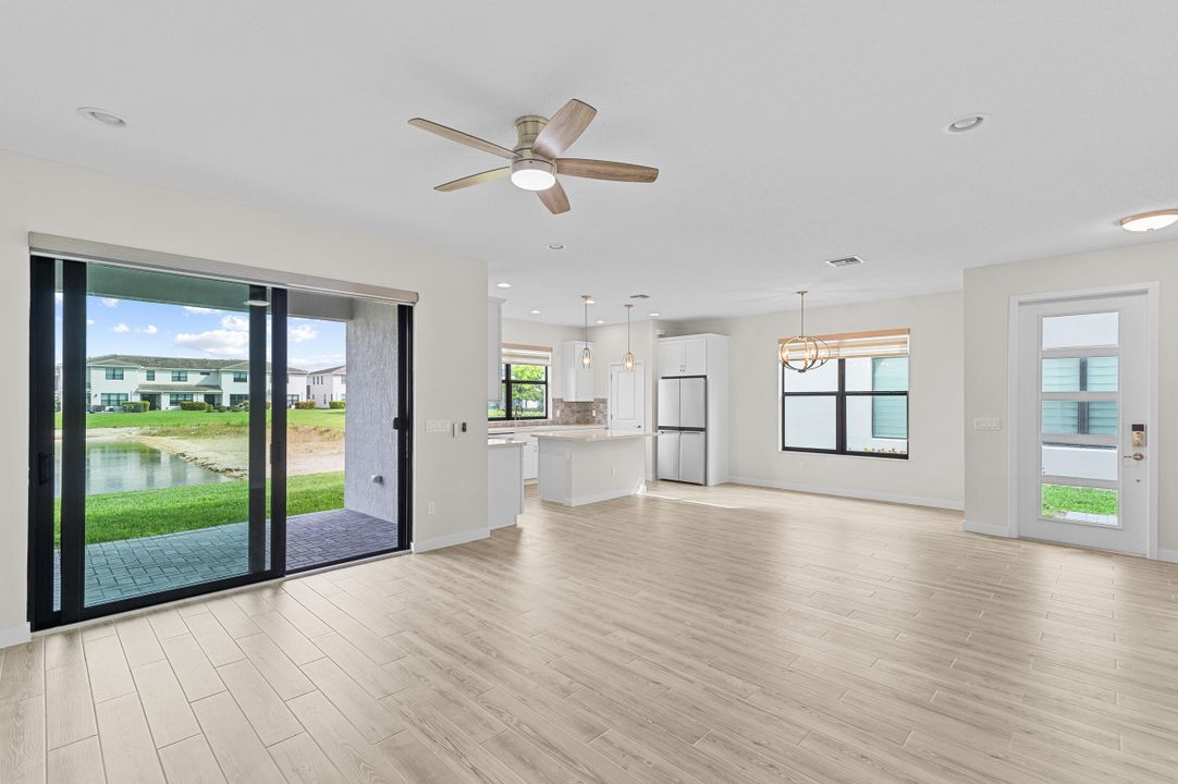 For Sale: $574,900 (3 beds, 2 baths, 2076 Square Feet)