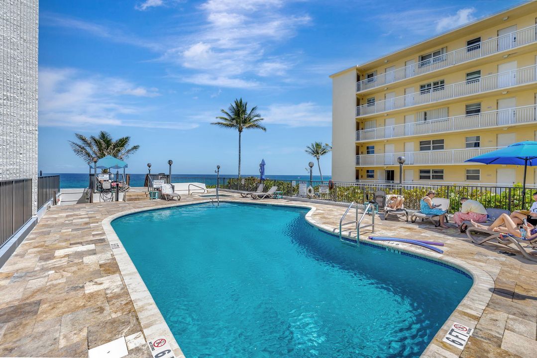 На продажу: $989,500 (2 спален, 2 ванн, 1715 Квадратных фут)