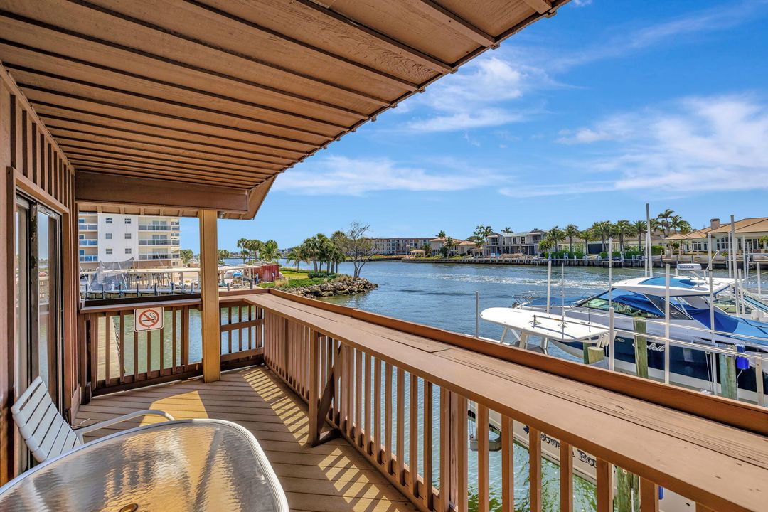 На продажу: $989,500 (2 спален, 2 ванн, 1715 Квадратных фут)