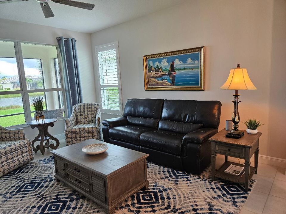 Active With Contract: $2,700 (2 beds, 2 baths, 1689 Square Feet)