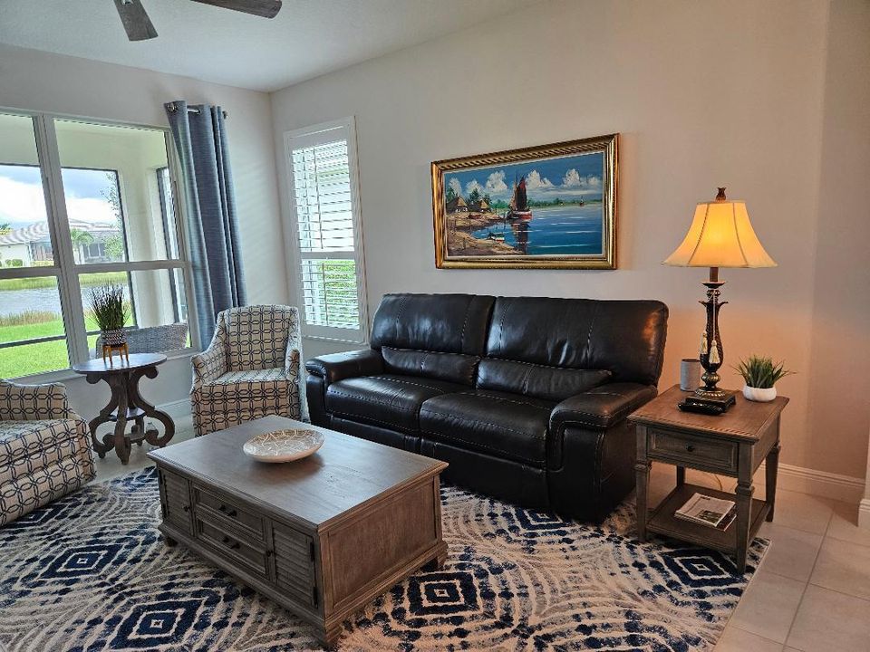 Active With Contract: $2,700 (2 beds, 2 baths, 1689 Square Feet)