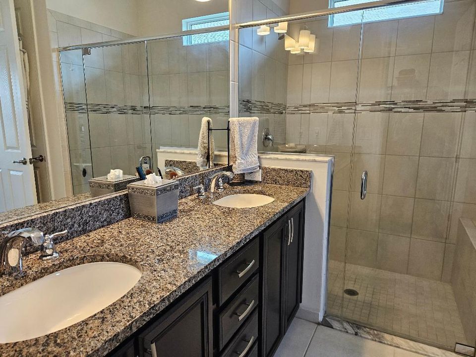 Active With Contract: $2,700 (2 beds, 2 baths, 1689 Square Feet)