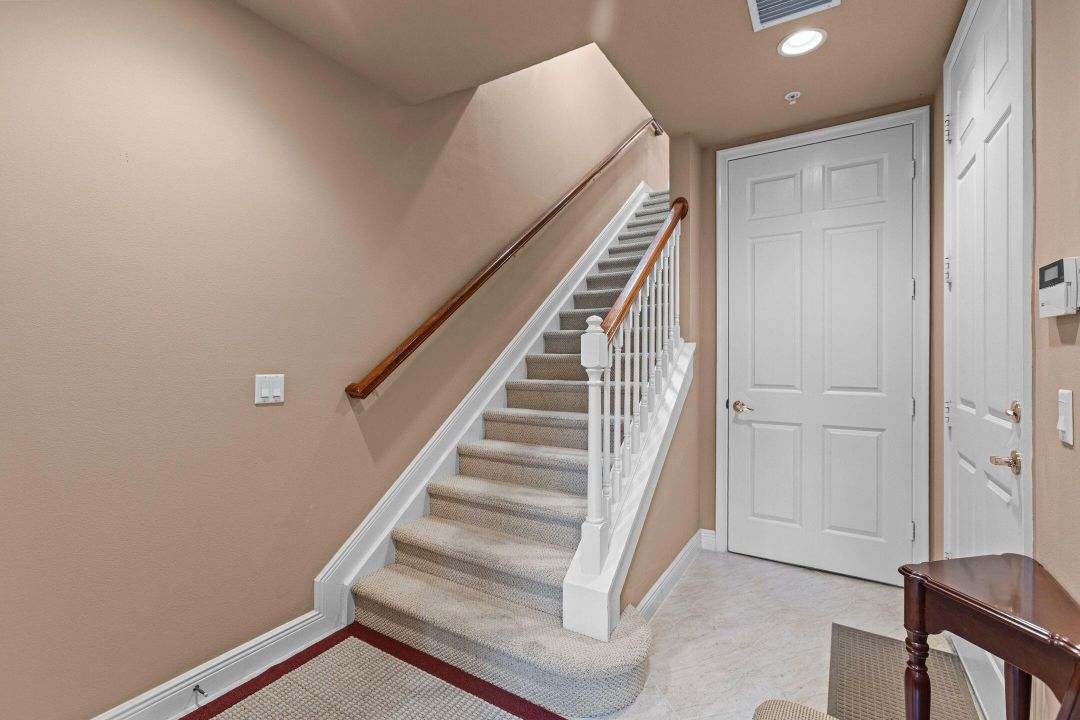 For Sale: $429,000 (3 beds, 3 baths, 1947 Square Feet)