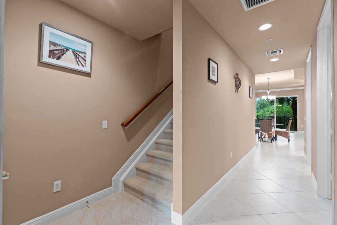 For Sale: $429,000 (3 beds, 3 baths, 1947 Square Feet)