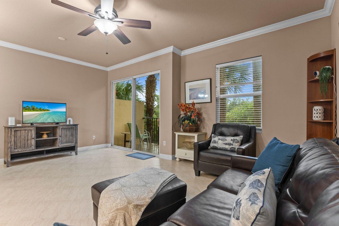 For Sale: $429,000 (3 beds, 3 baths, 1947 Square Feet)