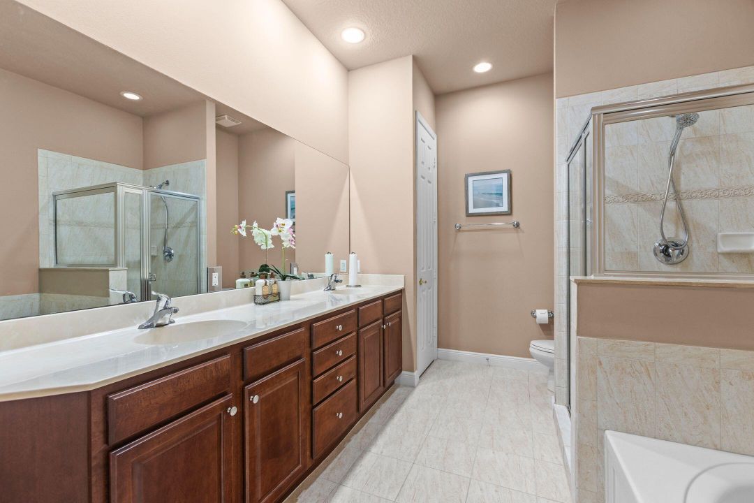 For Sale: $429,000 (3 beds, 3 baths, 1947 Square Feet)