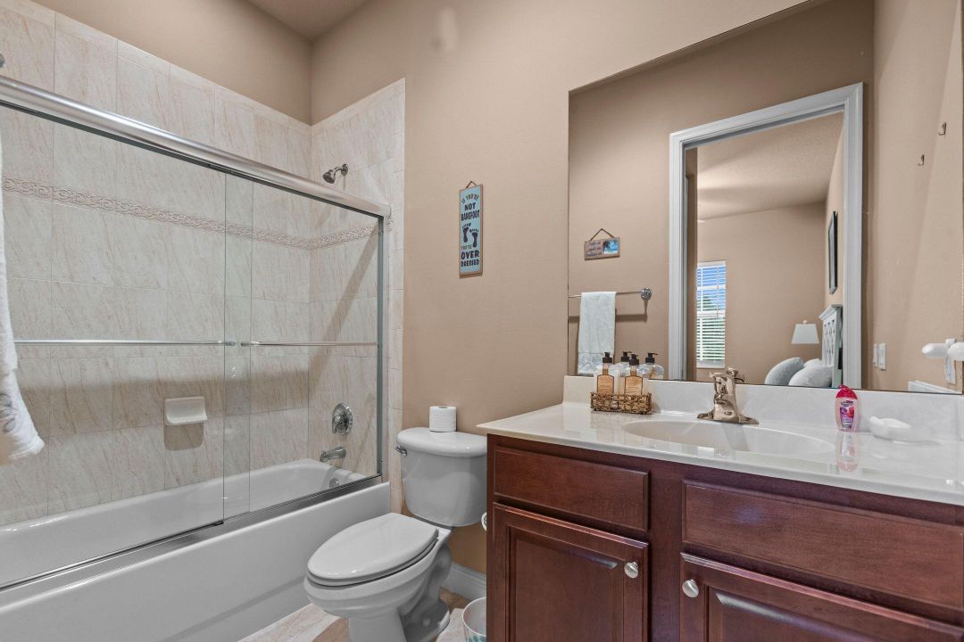 For Sale: $429,000 (3 beds, 3 baths, 1947 Square Feet)