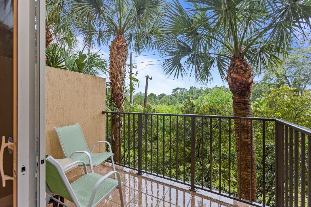 For Sale: $429,000 (3 beds, 3 baths, 1947 Square Feet)