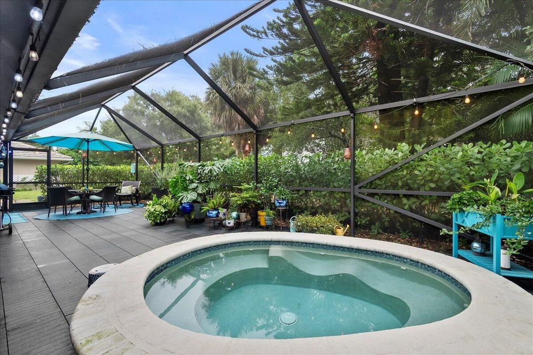 合同活跃: $775,000 (3 贝兹, 2 浴室, 1950 平方英尺)