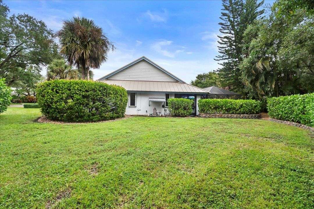 合同活跃: $775,000 (3 贝兹, 2 浴室, 1950 平方英尺)