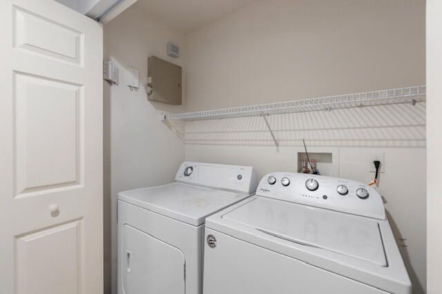 待售: $239,000 (2 贝兹, 2 浴室, 1298 平方英尺)