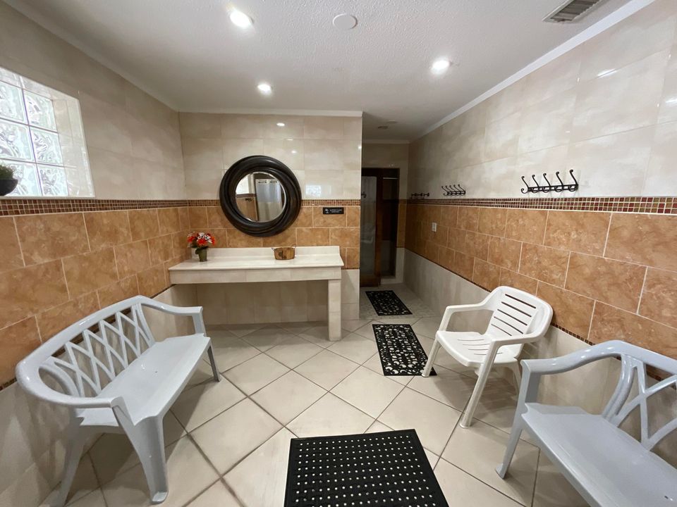 For Sale: $132,000 (2 beds, 2 baths, 1080 Square Feet)