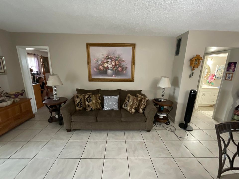 For Sale: $132,000 (2 beds, 2 baths, 1080 Square Feet)