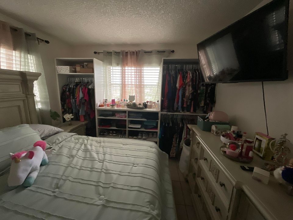 For Sale: $132,000 (2 beds, 2 baths, 1080 Square Feet)