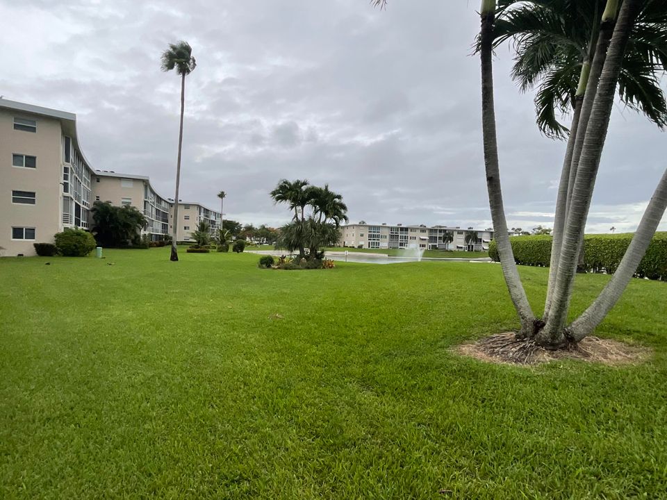 For Sale: $132,000 (2 beds, 2 baths, 1080 Square Feet)