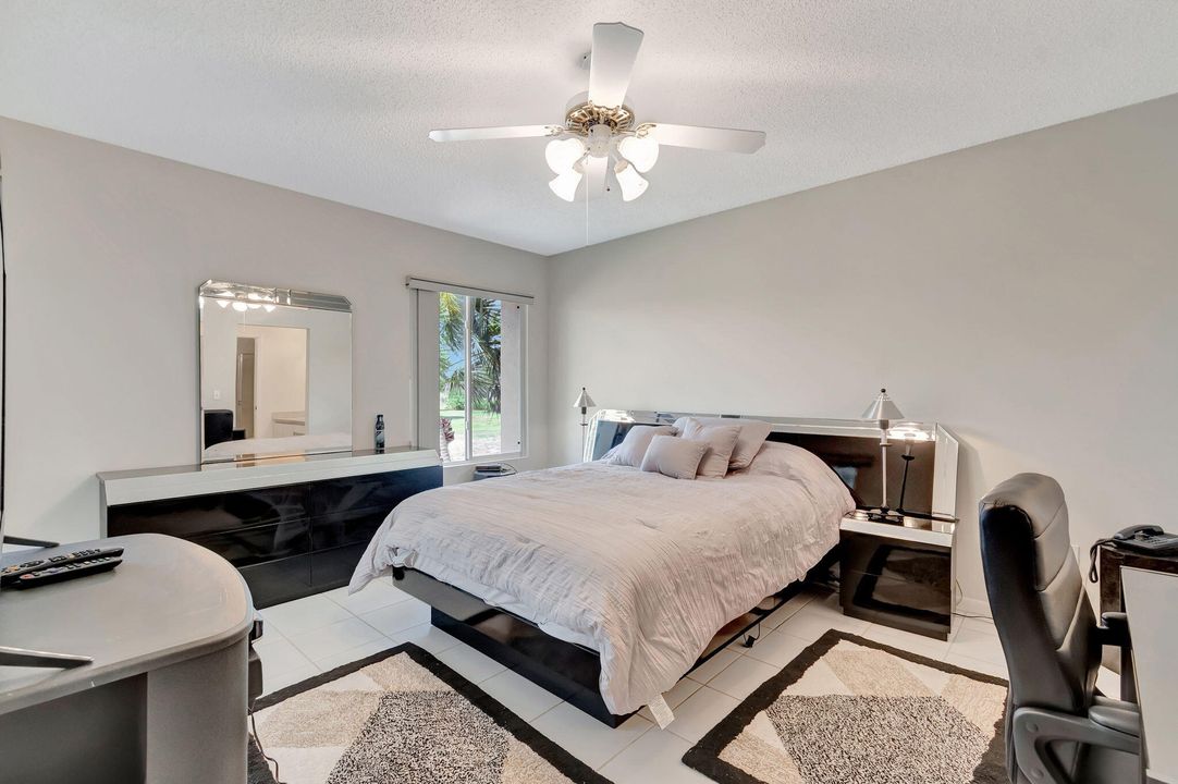 待售: $348,900 (2 贝兹, 2 浴室, 1116 平方英尺)