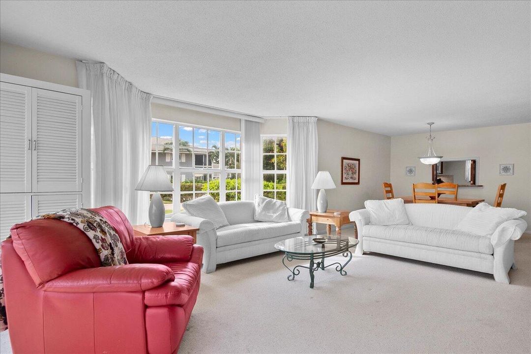 Activo con contrato: $4,000 (2 camas, 2 baños, 1260 Pies cuadrados)