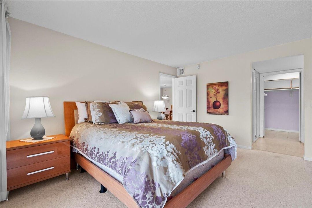 Activo con contrato: $4,000 (2 camas, 2 baños, 1260 Pies cuadrados)