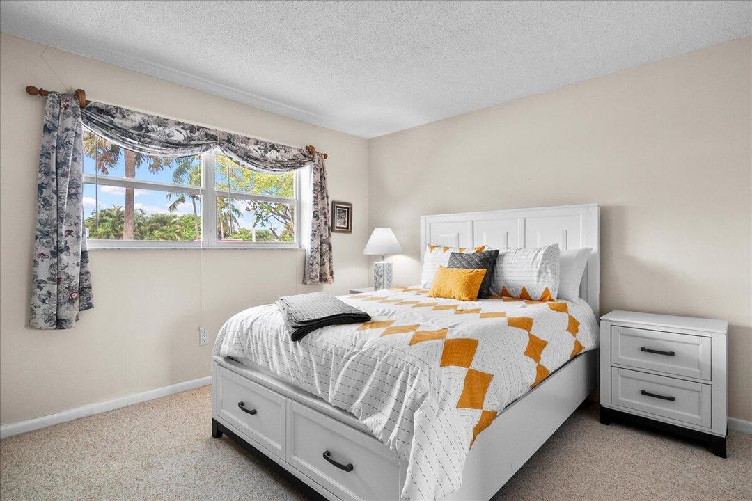 Activo con contrato: $4,000 (2 camas, 2 baños, 1260 Pies cuadrados)