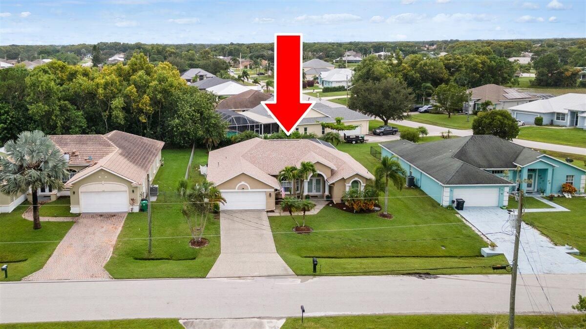 For Sale: $490,000 (3 beds, 2 baths, 2122 Square Feet)