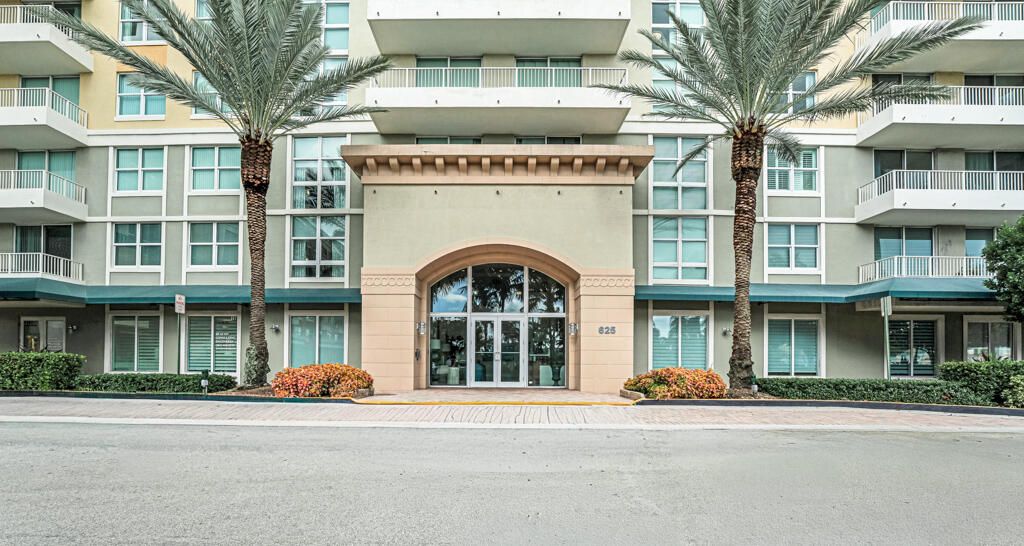 Recently Rented: $2,800 (1 beds, 1 baths, 782 Square Feet)