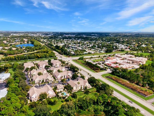 待售: $239,000 (2 贝兹, 2 浴室, 1298 平方英尺)