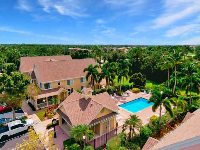 待售: $239,000 (2 贝兹, 2 浴室, 1298 平方英尺)