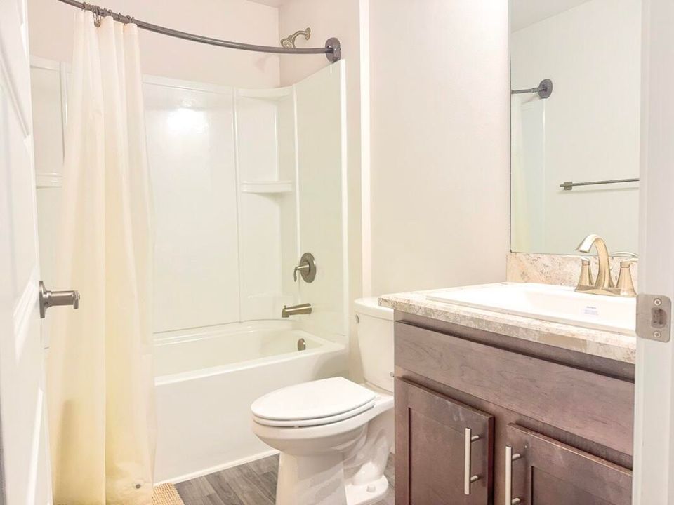 For Rent: $3,100 (4 beds, 3 baths, 2264 Square Feet)