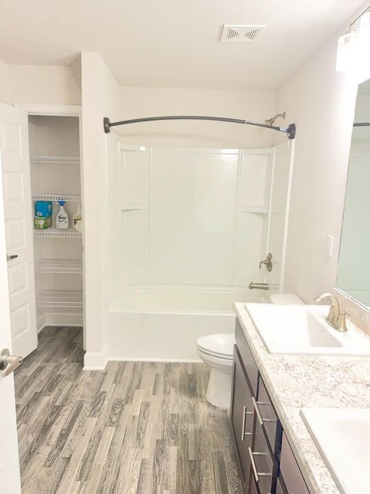 For Rent: $3,100 (4 beds, 3 baths, 2264 Square Feet)