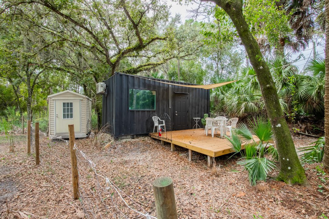 For Sale: $315,000 (2 beds, 2 baths, 840 Square Feet)